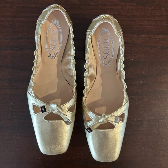Tod's gold leather Degas ballet flat, driving moccasin, size 6 (36) - Picture 1 of 3